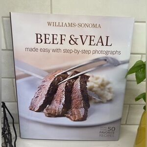 ☀️5/$10☀️Williams Sonoma Beef & Veal Cookbook with White Cover